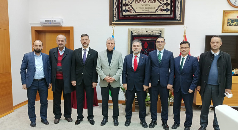 Sakarya Büyükşehir Belediyesi Başkanı Ekrem Yüce'yi Makamında Ziyaret